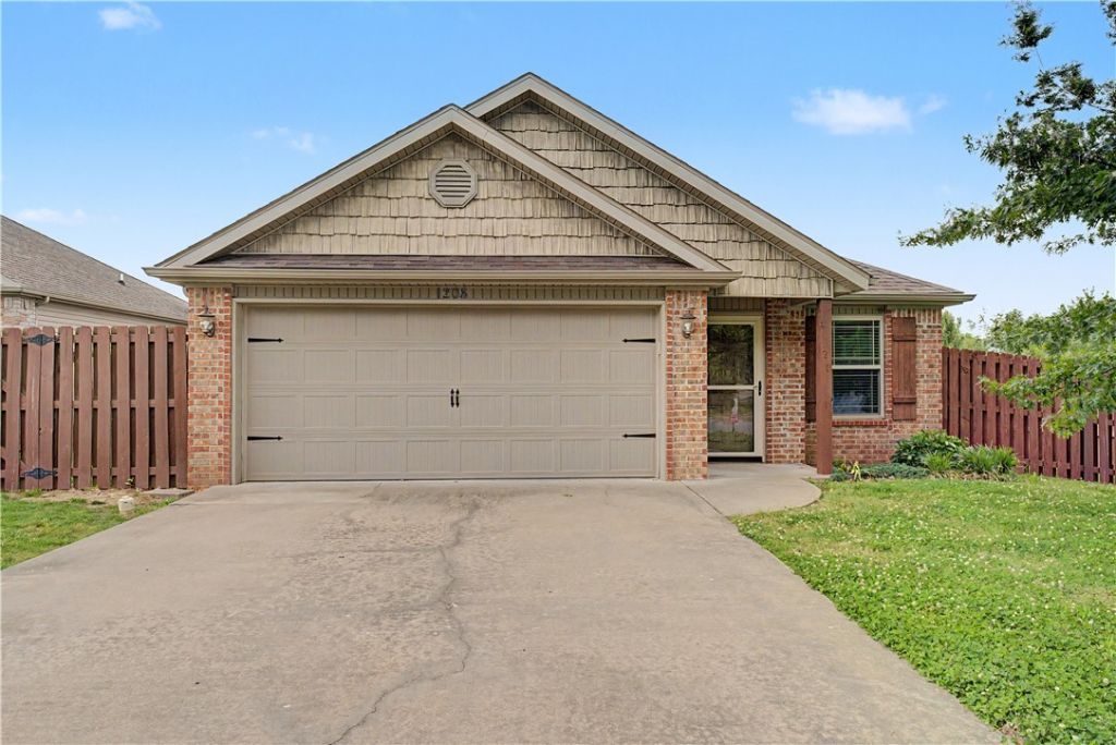 1208 W Berkeley Avenue, Rogers, AR 72758 Main Photo