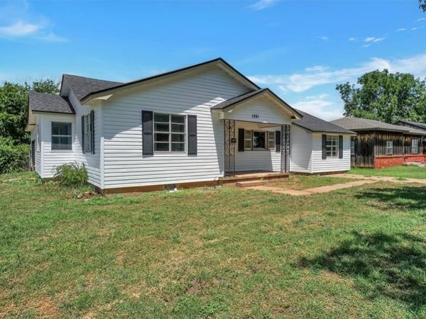 1301 N Crain Street, Altus, OK 73521