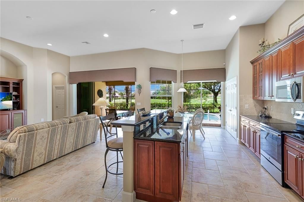 12118 Wicklow Ln, Naples, FL 34120 Photo