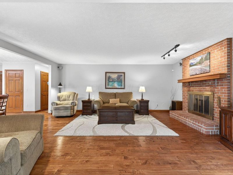 2152 Olde Sawmill Boulevard, Dublin, OH 43016 Photo 5