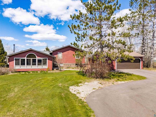 3325 Strand Rd, Duluth, MN 55804