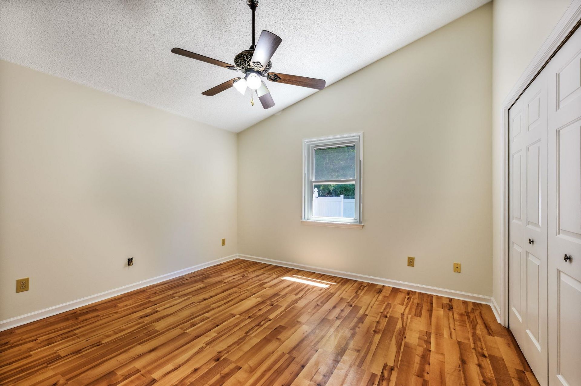 1117 Ganton Way Photo 22
