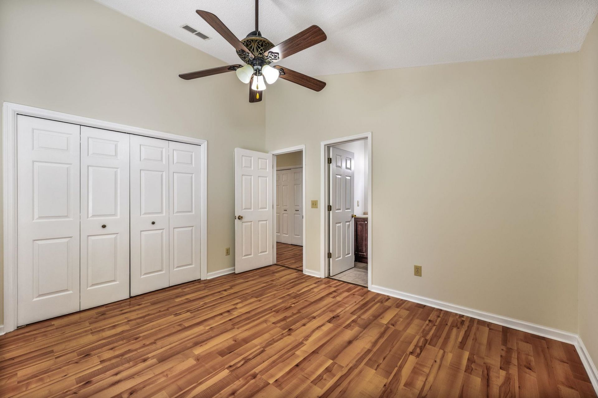 1117 Ganton Way Photo 23