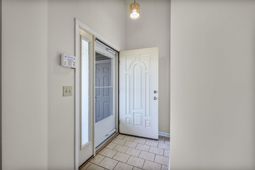 1117 Ganton Way photo 4