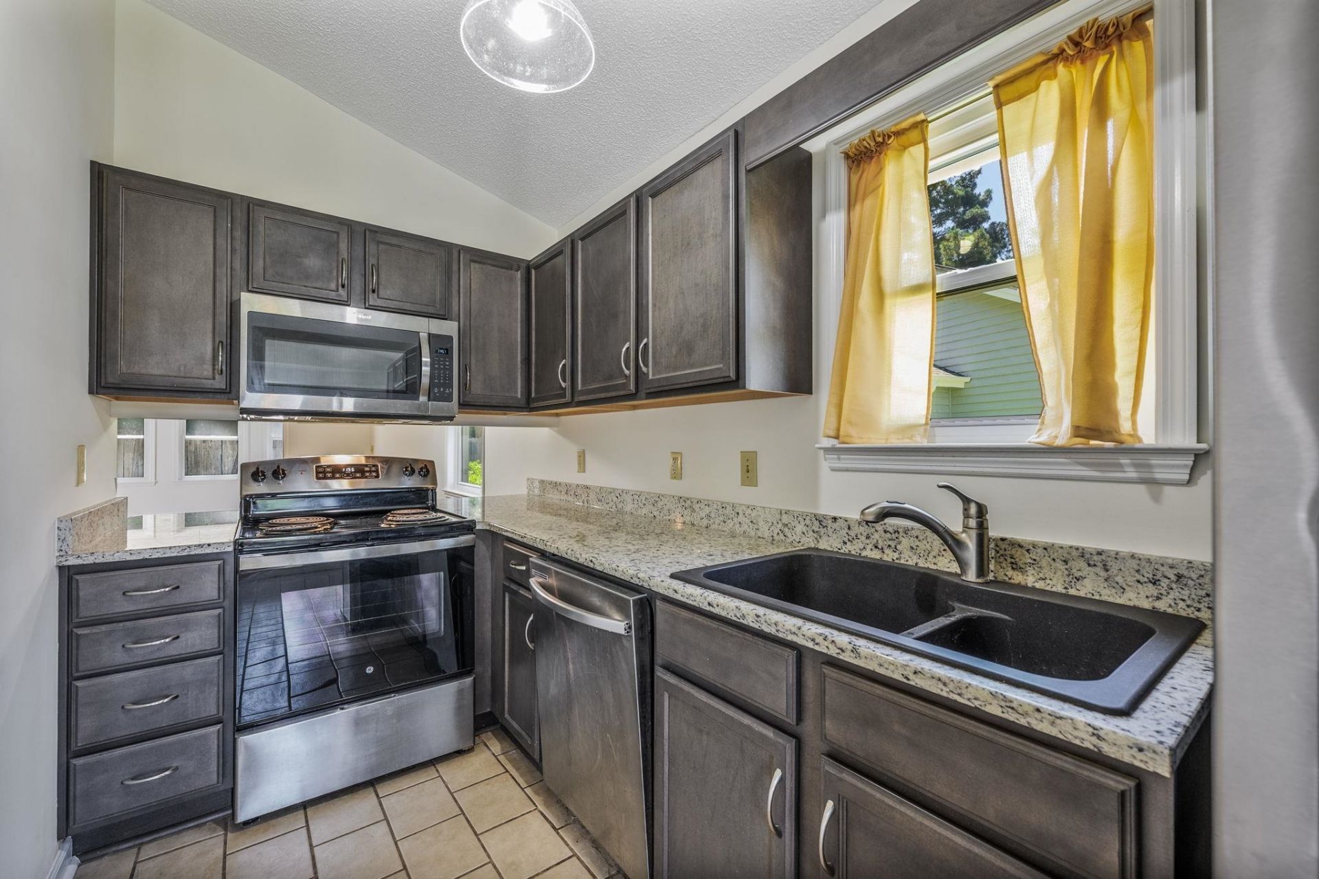 1117 Ganton Way Photo 9