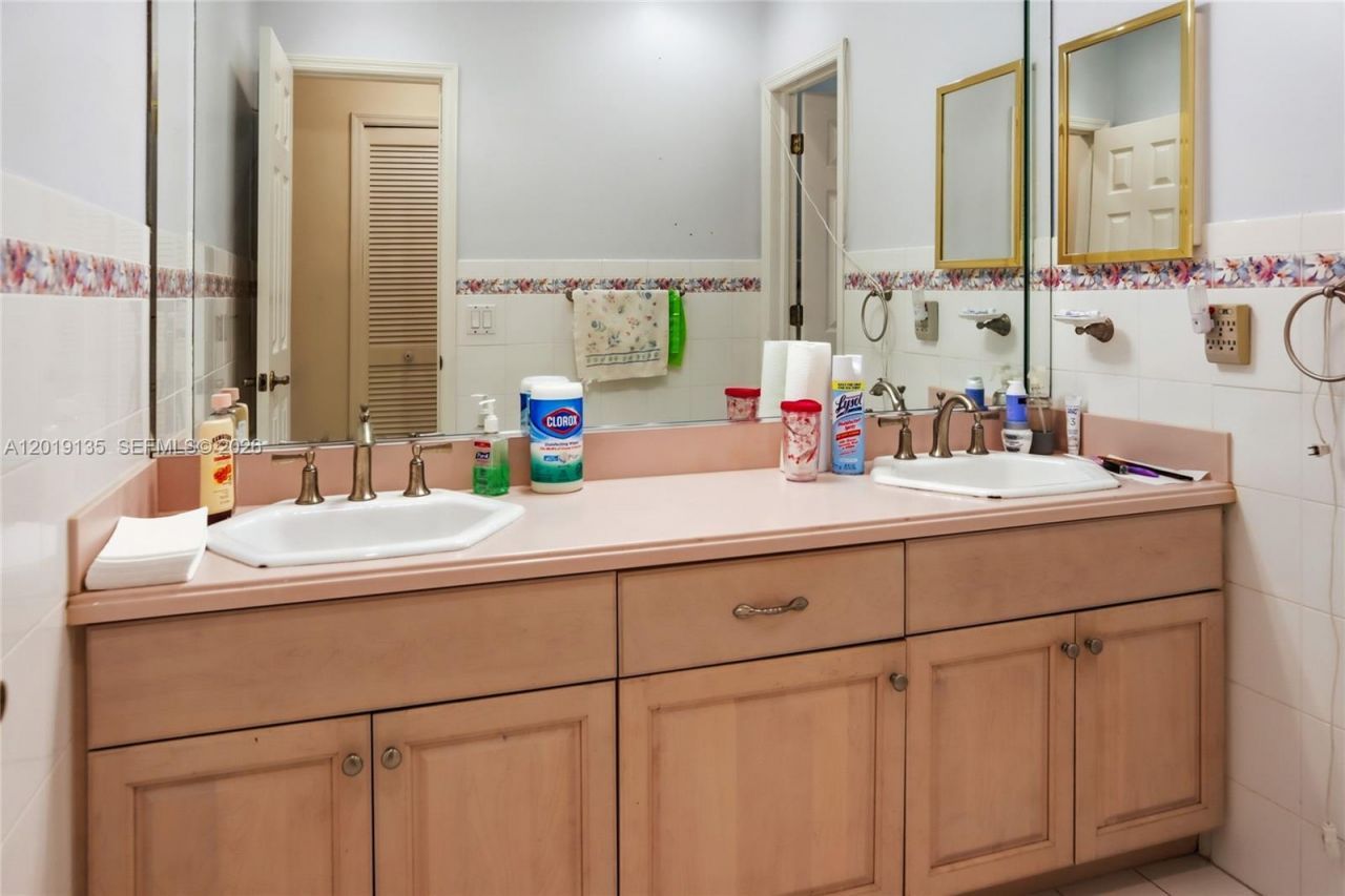 7605 SW 179th Ter , Palmetto Bay, FL 33157 Photo