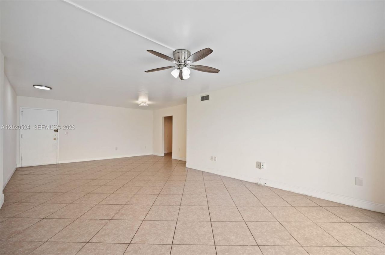 200 178th Dr, Unit 505, Sunny Isles Beach, FL 33160 Photo
