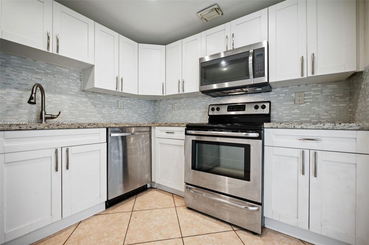 200 178th Dr, Unit 505, Sunny Isles Beach, FL 33160 Photo