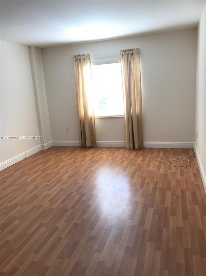 200 178th Dr, Unit 505, Sunny Isles Beach, FL 33160 Photo