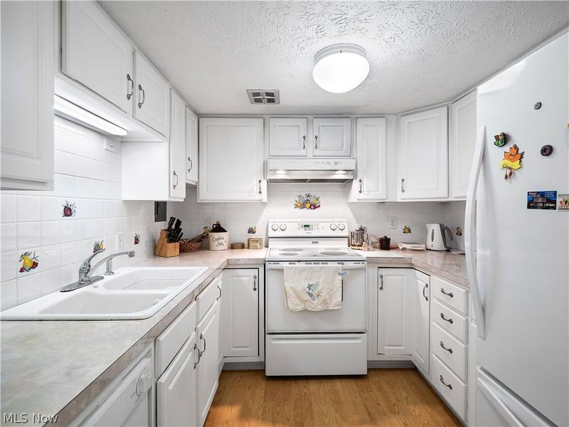50 S Rocky River Drive , Unit 705, Berea, OH 44017 Photo 14