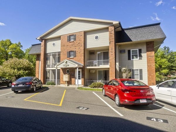 41 W Summit St, Unit 41, South Hadley, MA 01075