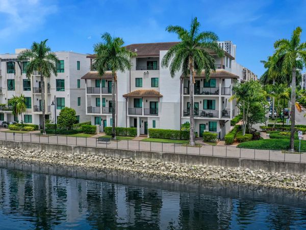 4716 NW 84th Court, Doral, FL 33166