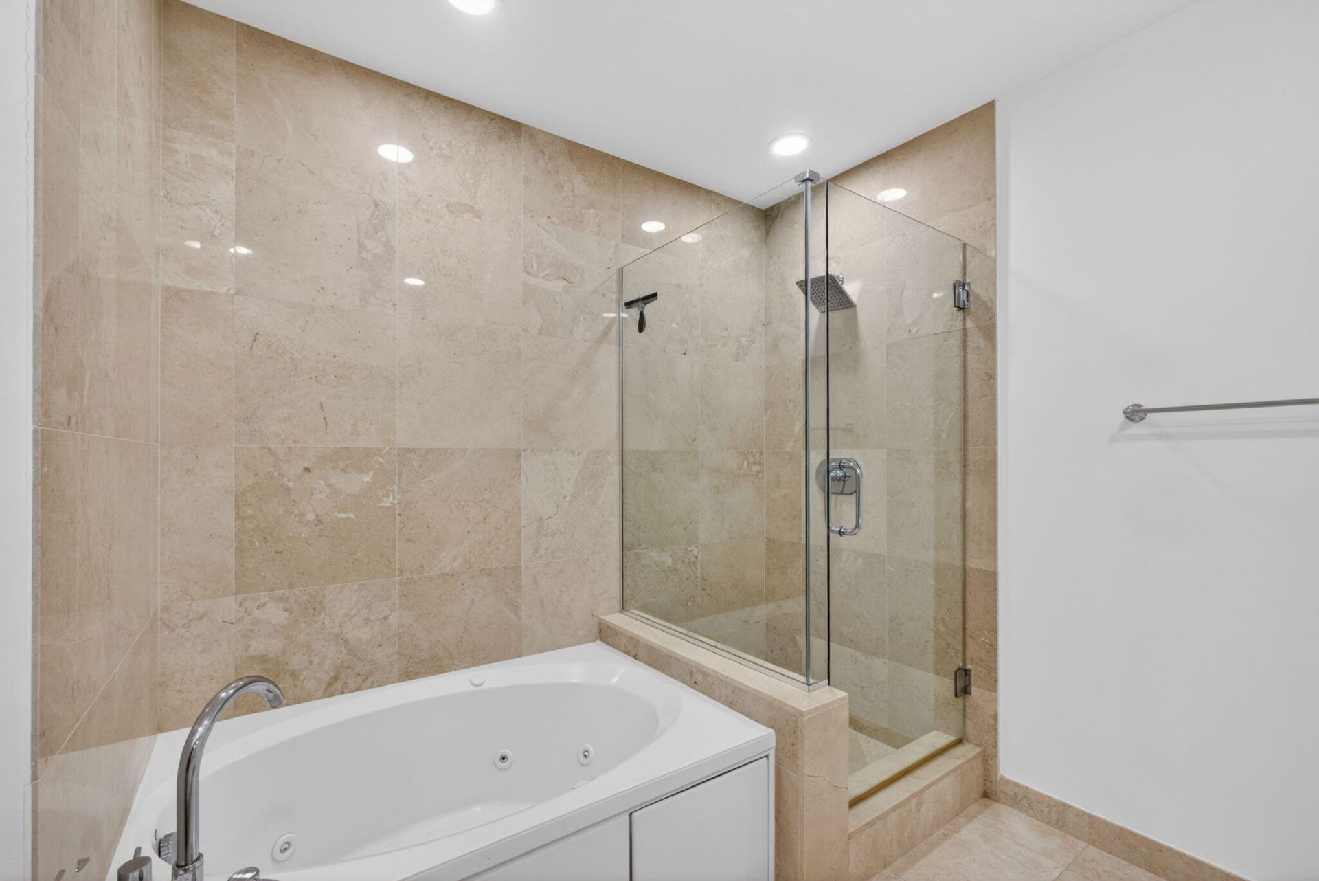 550 Okeechobee Boulevard, Unit Uph-04, West Palm Beach, FL 33401 Photo
