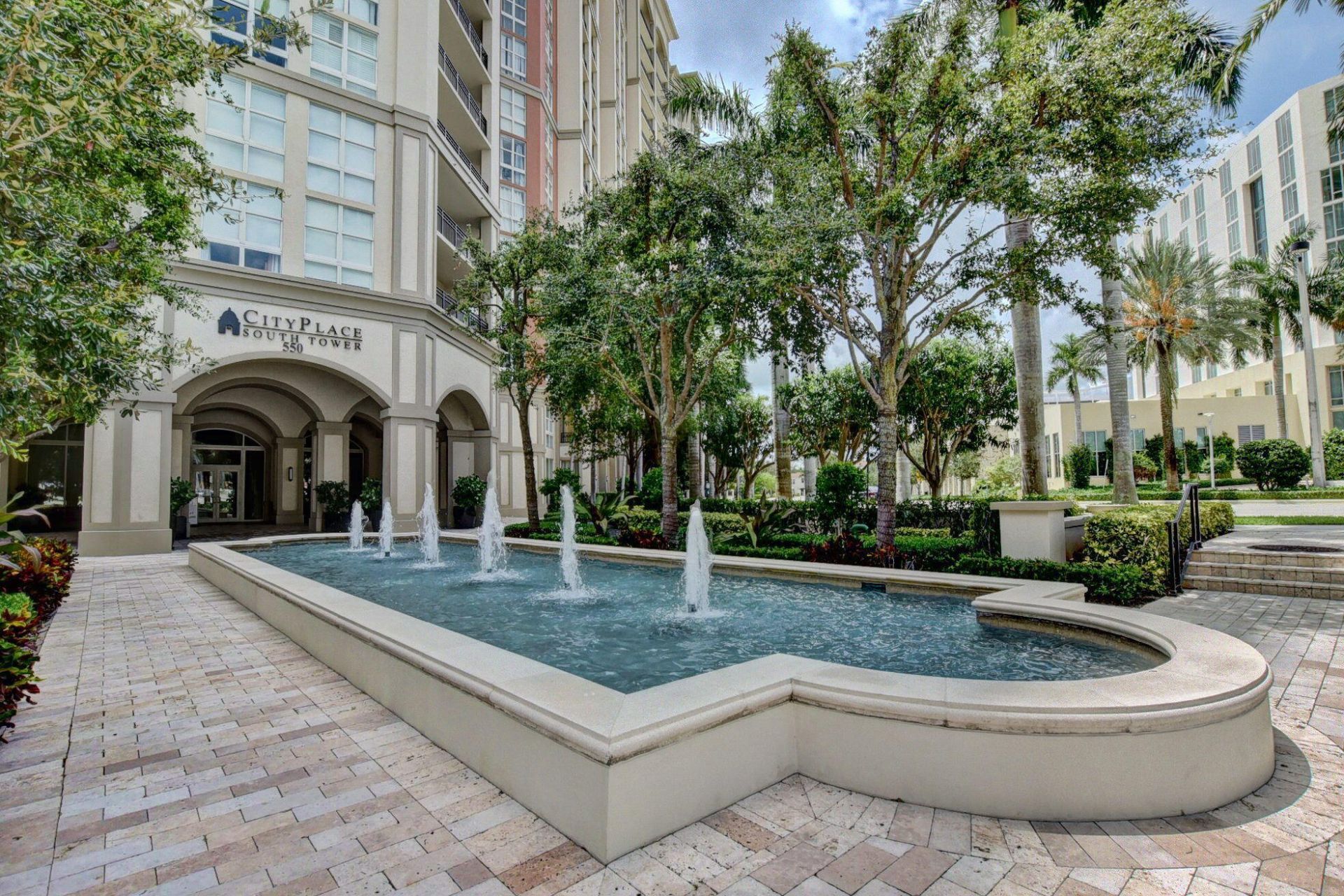 550 Okeechobee Boulevard, Unit Uph-04, West Palm Beach, FL 33401 Photo