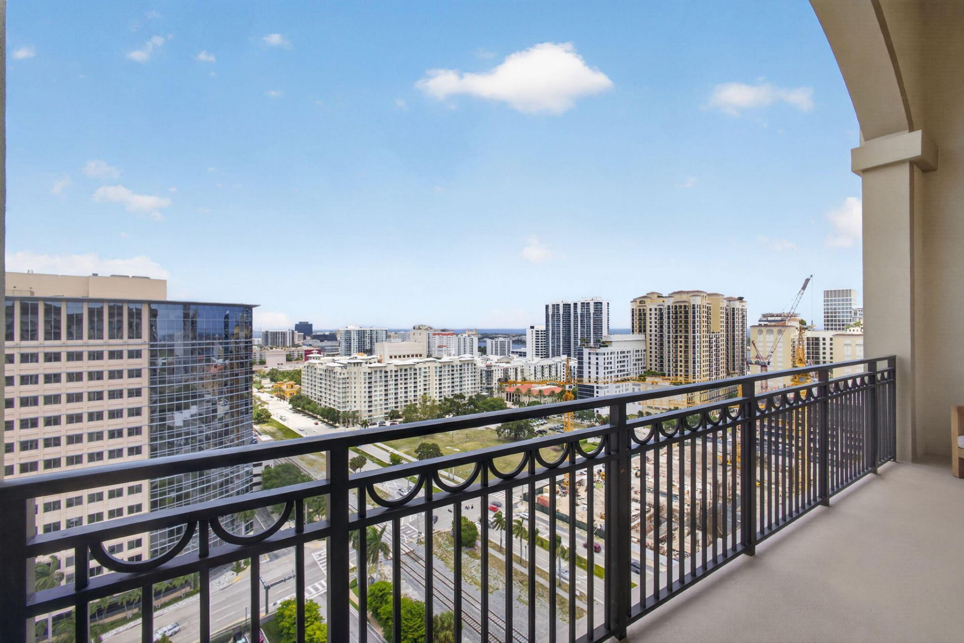 550 Okeechobee Boulevard, Unit Uph-04, West Palm Beach, FL 33401 Photo