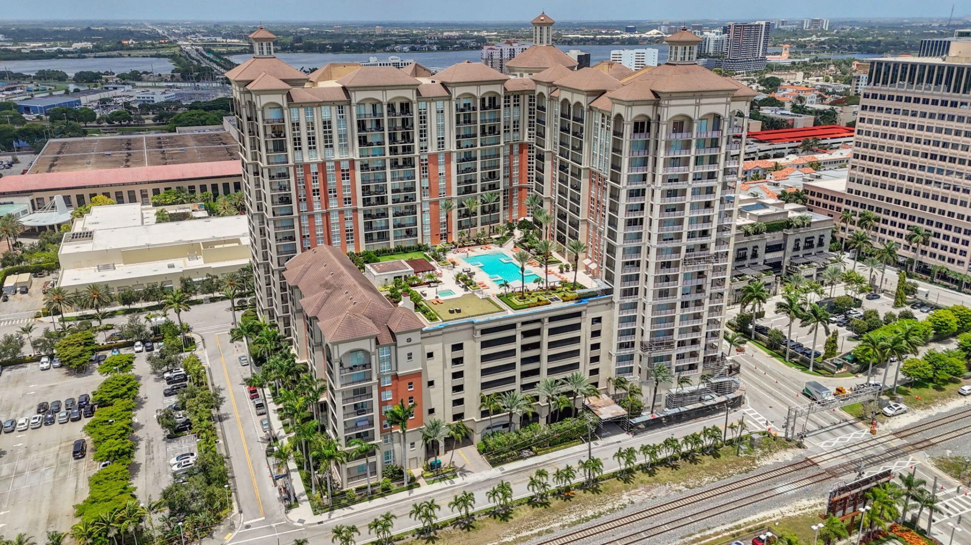 550 Okeechobee Boulevard, Unit Uph-04, West Palm Beach, FL 33401 Photo