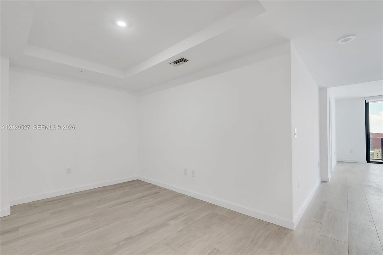 45 SW 9th St , Unit 2105, Miami, FL 33130 Photo