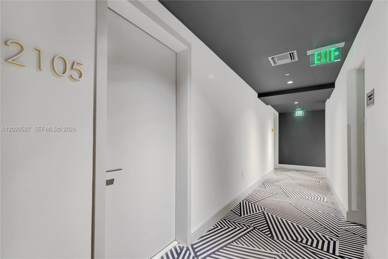 45 SW 9th St , Unit 2105, Miami, FL 33130 Photo