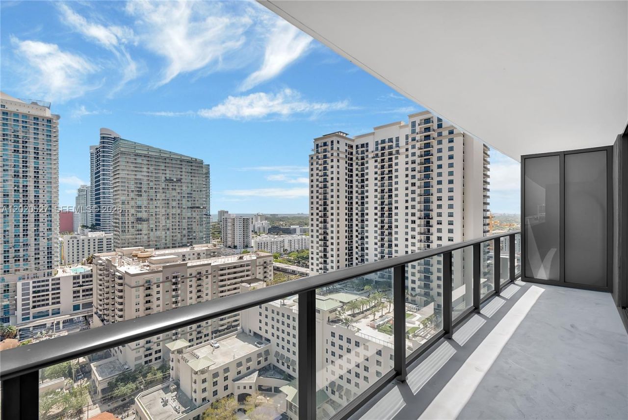 45 SW 9th St , Unit 2105, Miami, FL 33130 Photo