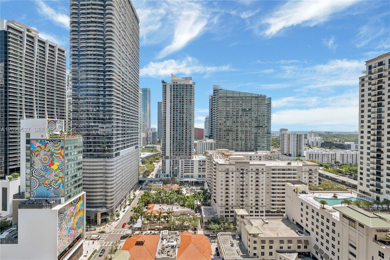 45 SW 9th St , Unit 2105, Miami, FL 33130 Photo
