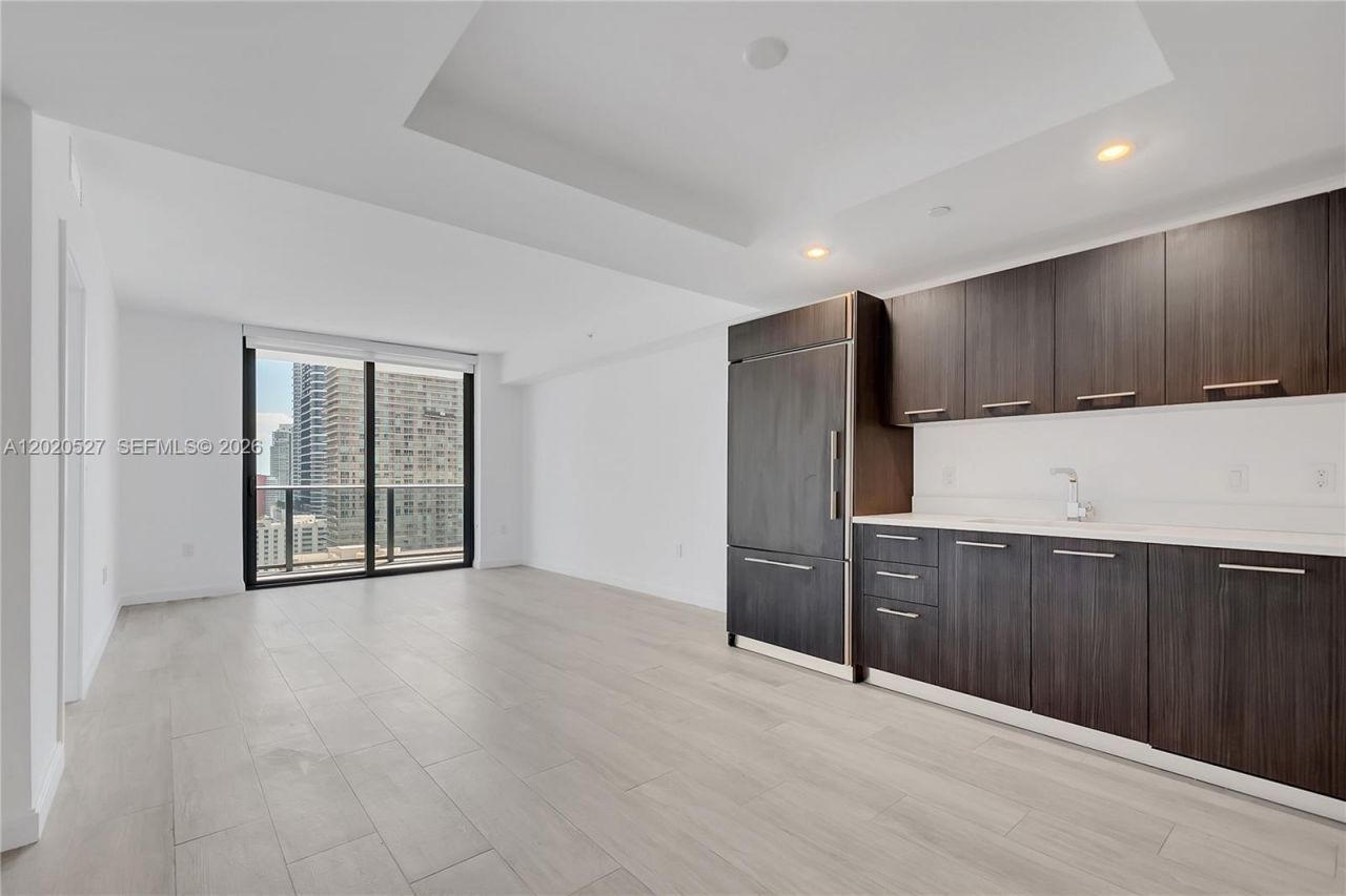 45 SW 9th St , Unit 2105, Miami, FL 33130 Photo