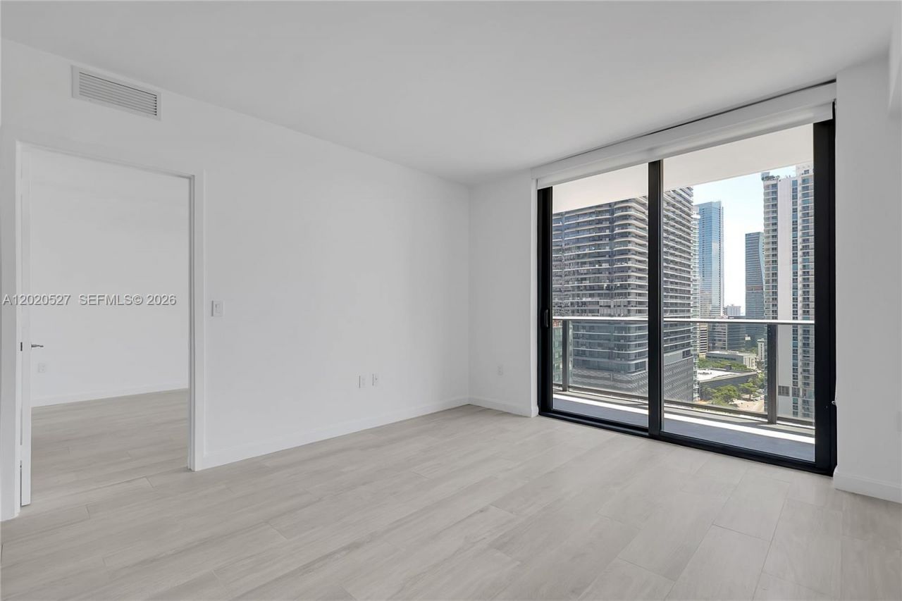 45 SW 9th St , Unit 2105, Miami, FL 33130 Photo