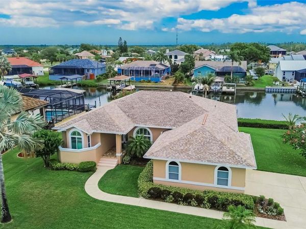 806 EAGLE LANE , APOLLO BEACH, FL 33572