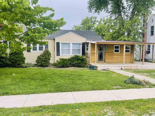 221 S D Street, Gas City, IN 46933