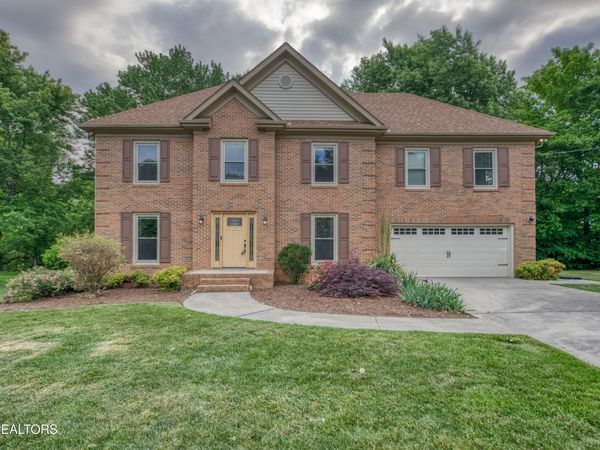 8901 Straw Flower Drive, Knoxville, TN 37922