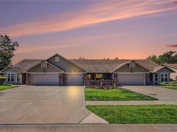 15621 Landauer Street, Basehor, KS 66007