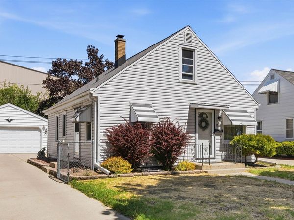 4744 W Montrose Ave, Milwaukee, WI 53045