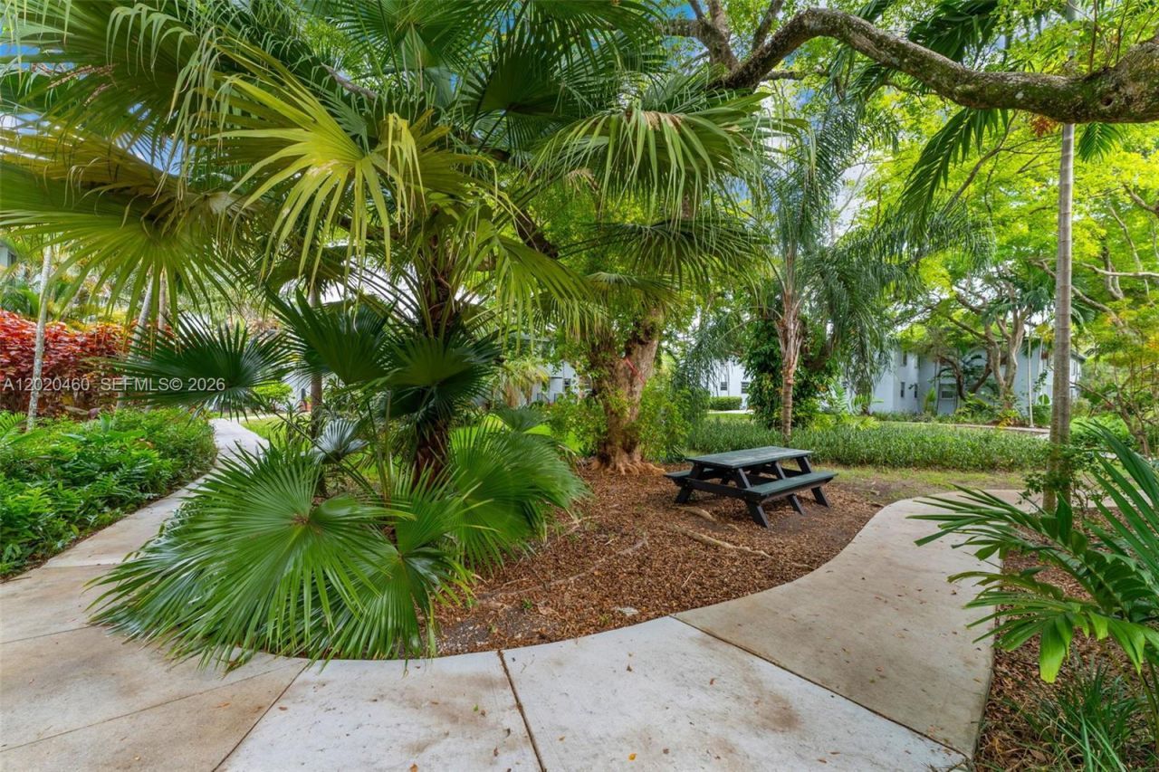 5540 SW 78th St, Unit 32C, Miami, FL 33143 Photo