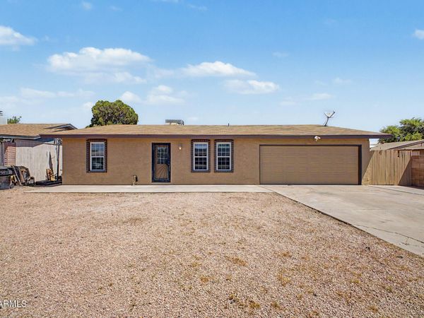 1518 E Flossmoor Avenue, Mesa, AZ 85204