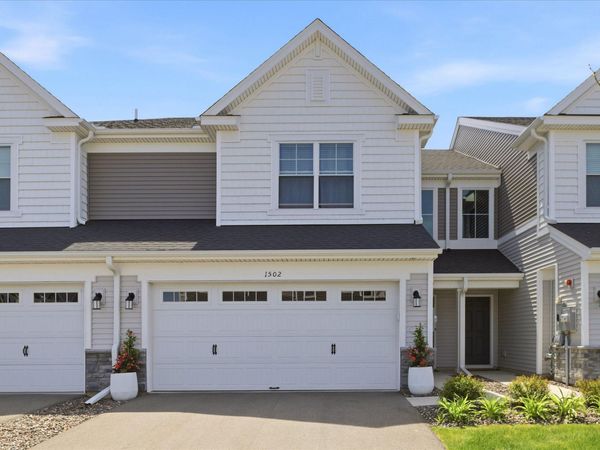 1502 Dogwood Lane , Carver, MN 55315