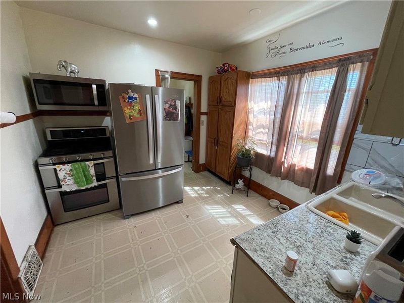 3810 Biddulph Avenue , Cleveland, OH 44109 Photo 6
