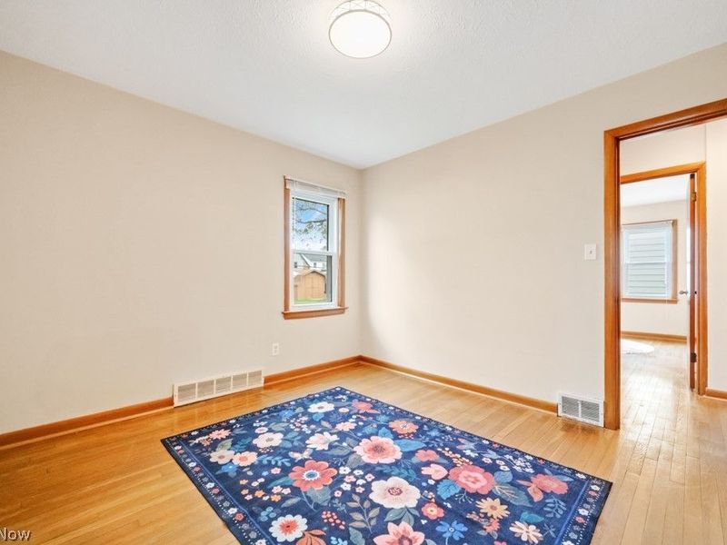 9158 Snow Road, Parma, OH 44130 Photo 16