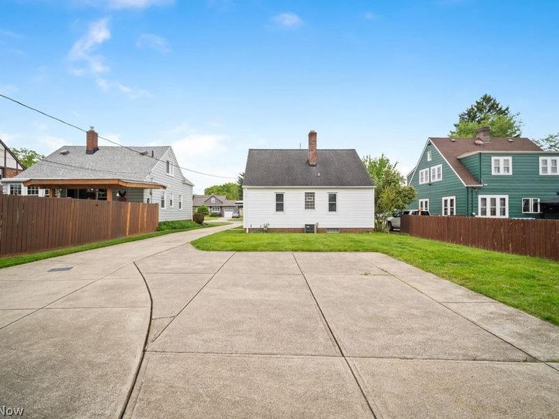9158 Snow Road, Parma, OH 44130 Photo 3