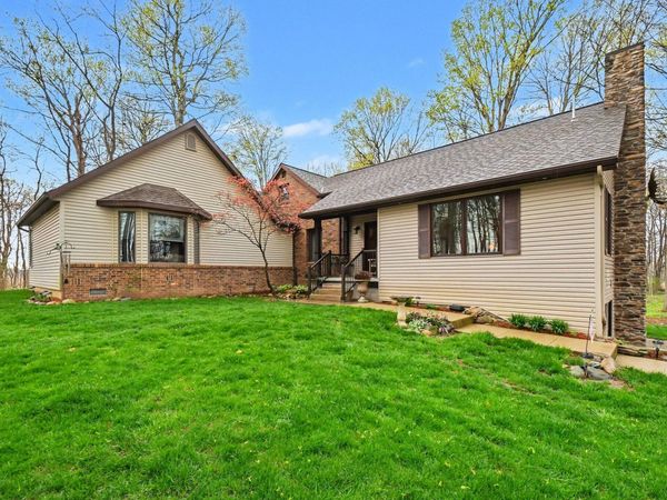 2552 N 325 E , Warsaw, IN 46582