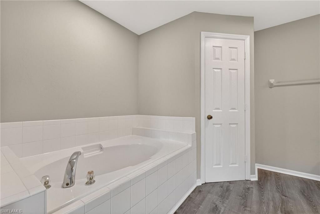409 NE 25th Ter, Cape Coral, FL 33909 Photo