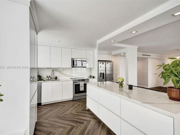 230 174th St , Unit 2112, Sunny Isles Beach, FL 33160