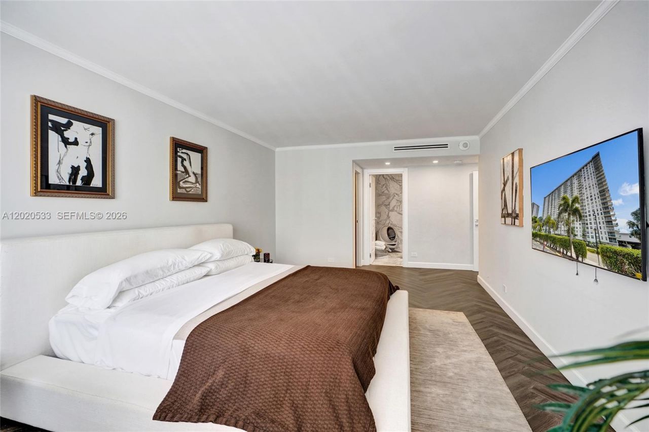 230 174th St, Unit 2112, Sunny Isles Beach, FL 33160 Photo