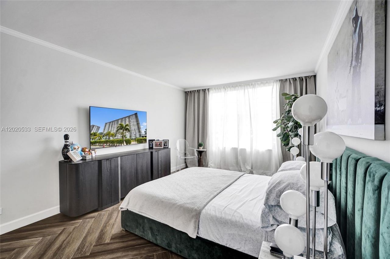 230 174th St, Unit 2112, Sunny Isles Beach, FL 33160 Photo