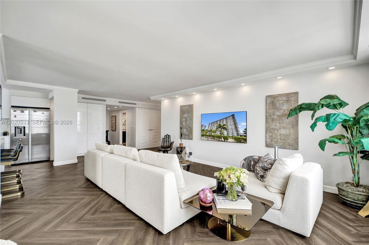 230 174th St, Unit 2112, Sunny Isles Beach, FL 33160 Photo