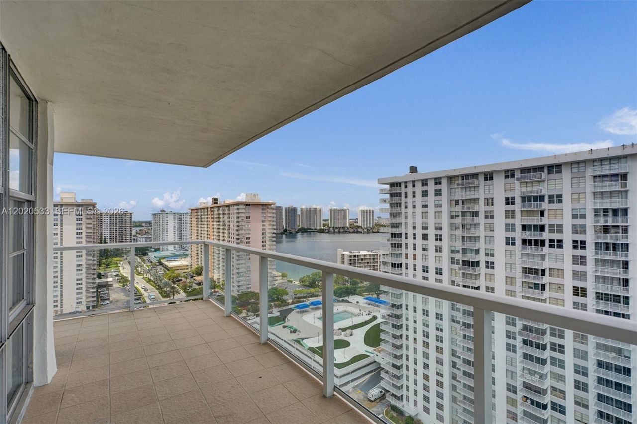 230 174th St, Unit 2112, Sunny Isles Beach, FL 33160 Photo