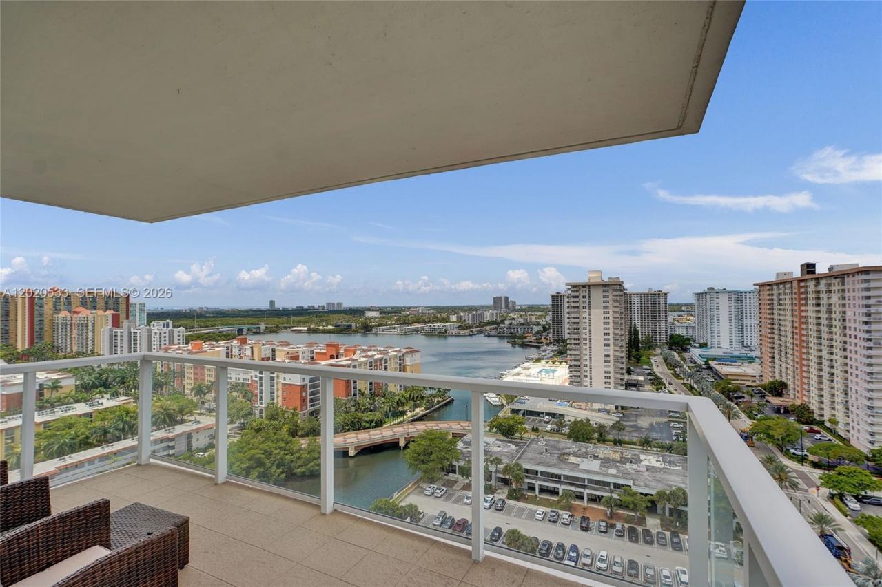 230 174th St, Unit 2112, Sunny Isles Beach, FL 33160 Photo