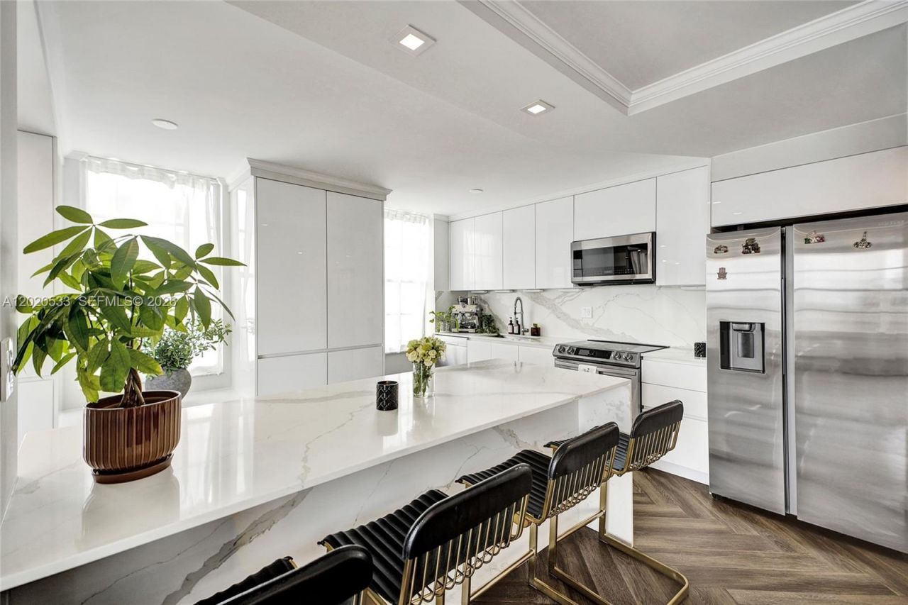 230 174th St, Unit 2112, Sunny Isles Beach, FL 33160 Photo
