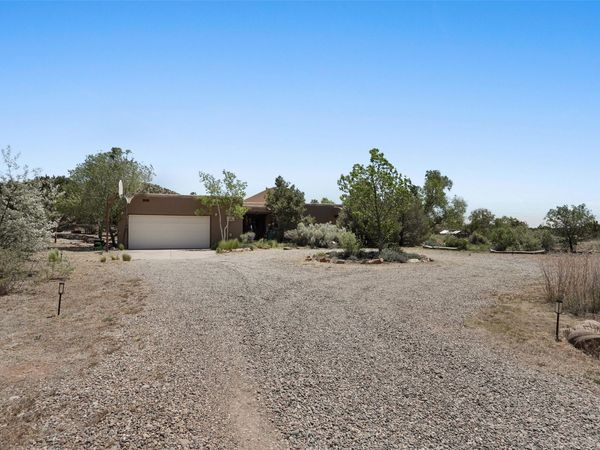 3 Moya Loop , Santa Fe, NM 87508