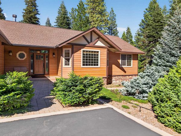 205 Top of the West Drive, Lake Almanor West, CA 96020