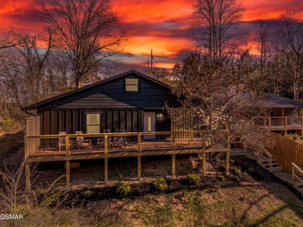 311 Indian Knob Circle, Pigeon Forge, TN 37863
