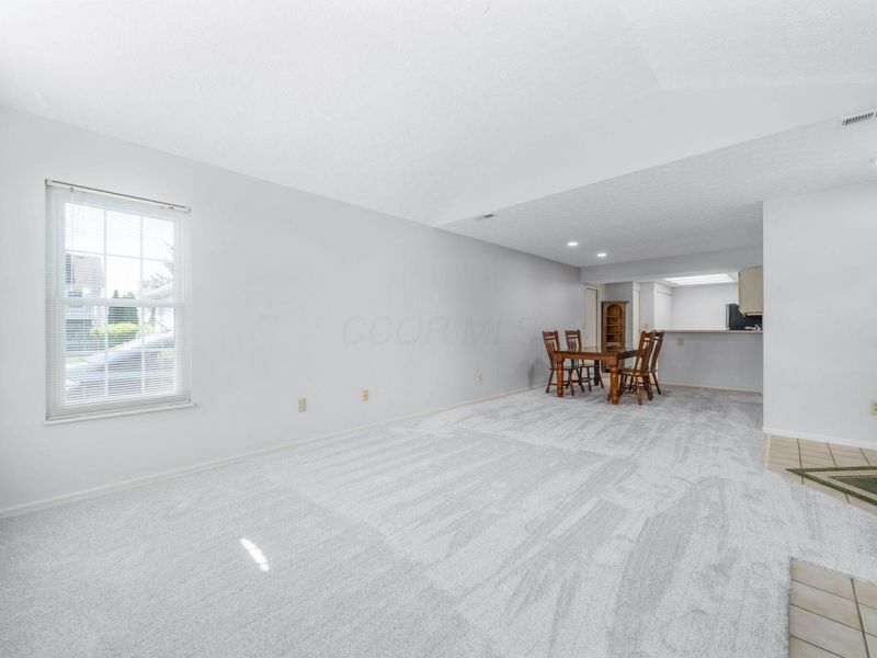 285 Villa Oaks Lane, Columbus, OH 43230 Photo 10